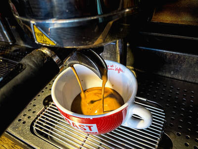 Blank-Roast-koffeinfreier-Kaffee-mit-einzig-bio-1-1